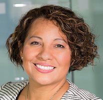 Portret van hoofd compliance financiële regelgeving Claire Ashford